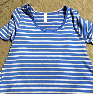 XS Lularoe Perfect Tee